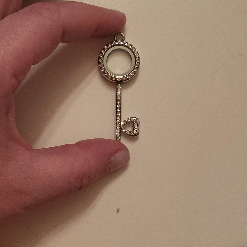 Key locket - Picture 2 of 3